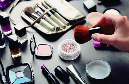 湖南丨惊 妙龄女子带男子进店消费后,却又退回去 原来竟是