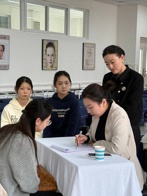 兰州现代职业学院旅游航空学院举办庆