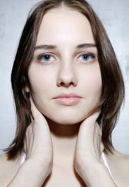 八成女人都会忘记 保湿这七个部位