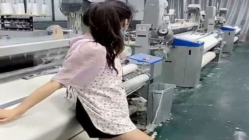 厂里刚来的浙江女师傅,居然上班时间吃早饭,老板看到后一定会扣工资